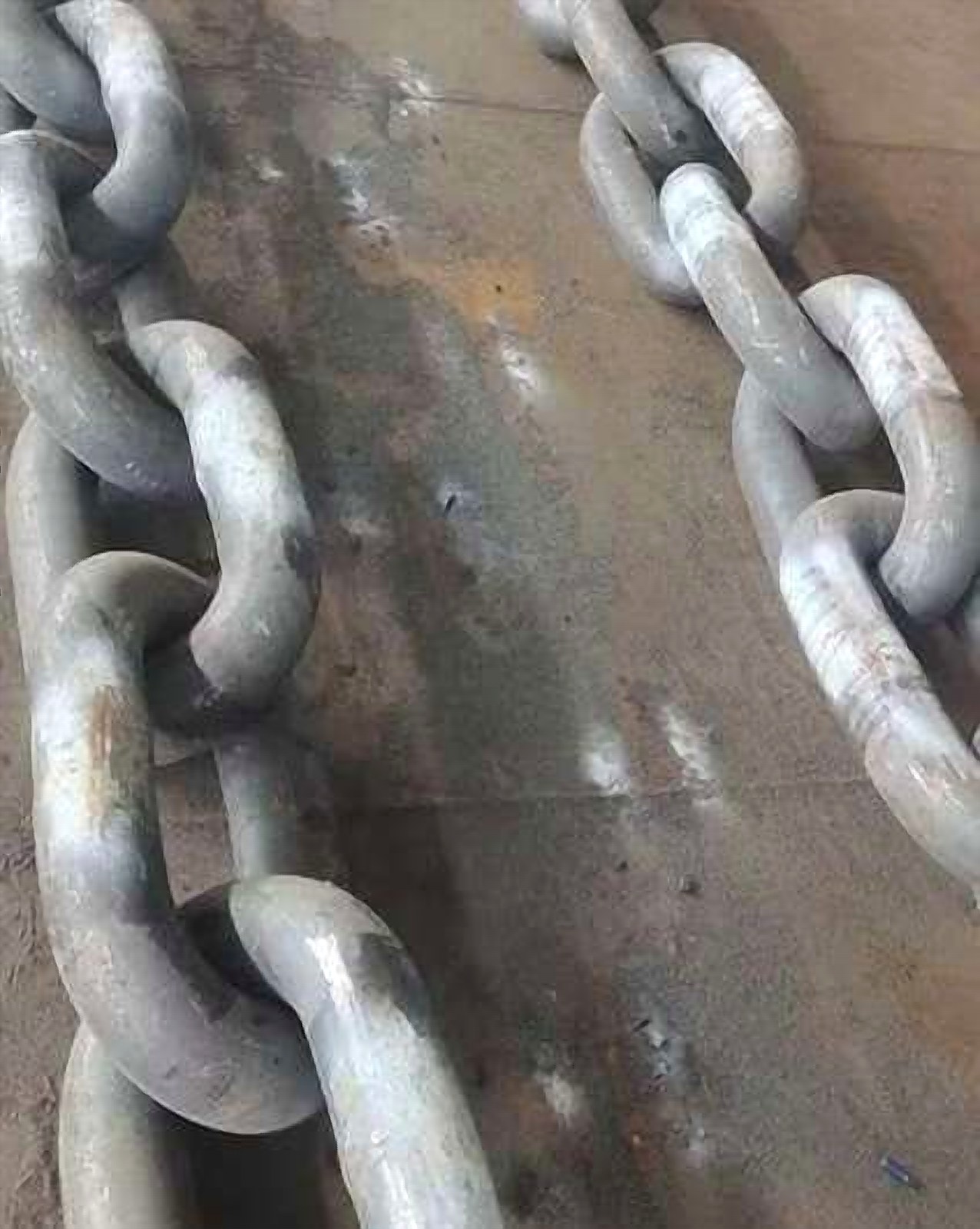 Studless mooring chain links